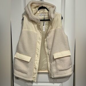 Chicos Zenergy Hooded Sherpa Vest English Cream Size 2 (US 12) Full Zip NWT